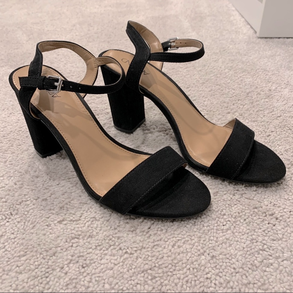 Abound Steph Black suede block heel sandal size 8